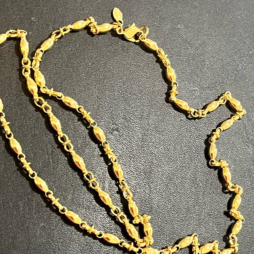 Beaded gold tone necklaces Approximately 23 long